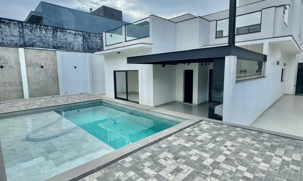 🏊 Piscina automatizada, pronta para aquecimento. Relaxe com tecnologia e exclusividade todos os dias.